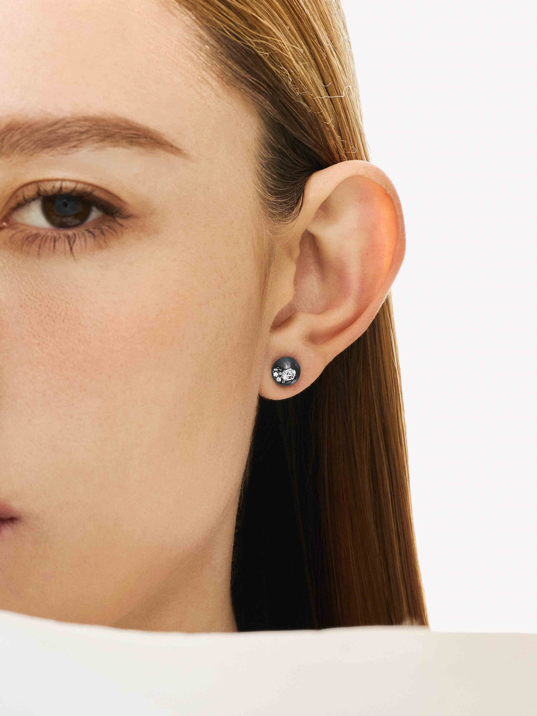 Sphere Flottée Stud Earrings