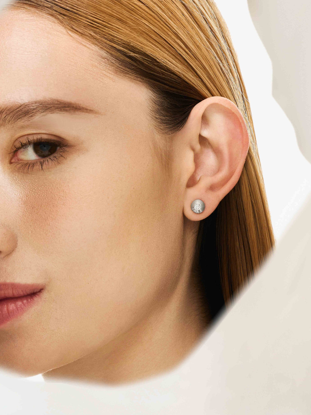 Sphere Flottée Stud Earrings